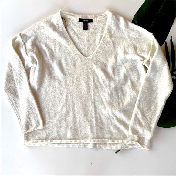 ✨ Forever 21 Slub Knit V-Neck✨ - Picture 2 of 6
